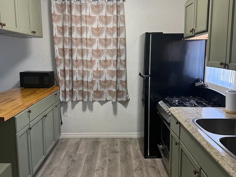 2230 Mateo St — Photo 13