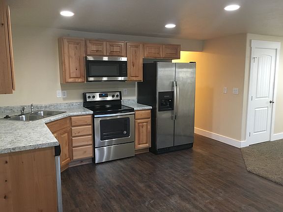 2nd image of 103 E Lake View Dr