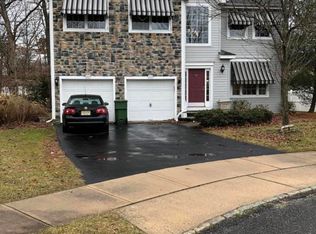 10 Theodore Dr, Eatontown, NJ 07724