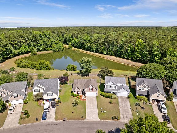 4th image of 207 Sparkleberry Ln