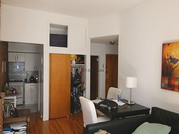 2nd image of 114 W 74th St APT 4B