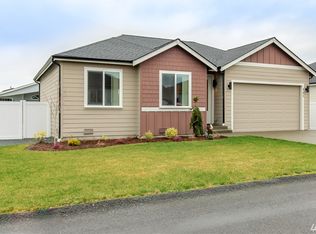 405 Oak St SW, Orting, WA 98360