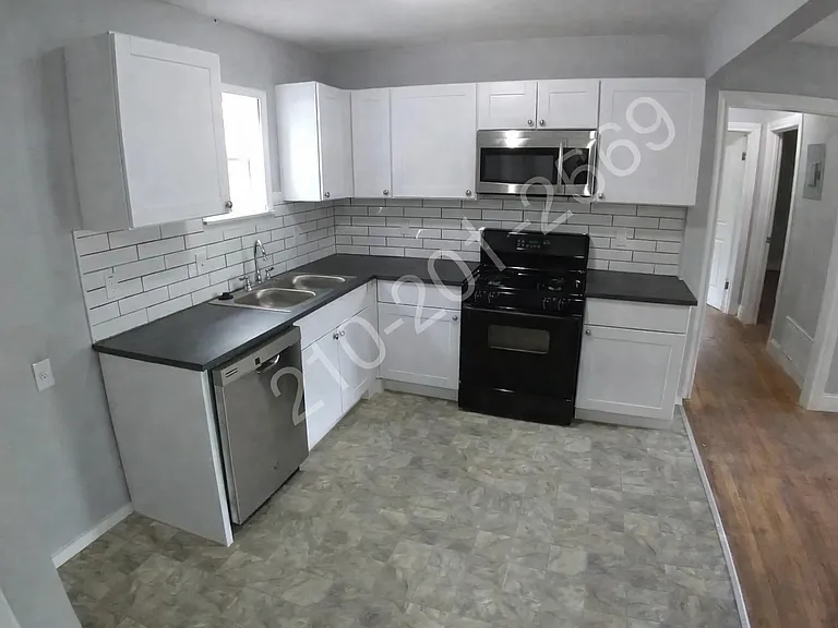 711 Lovera Blvd — Photo 3