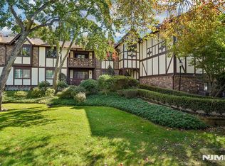 1714 Faulkner Ct #1714, Mahwah, NJ 07430