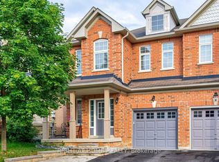 15 Krakow St, Brampton, ON L6Y0K9