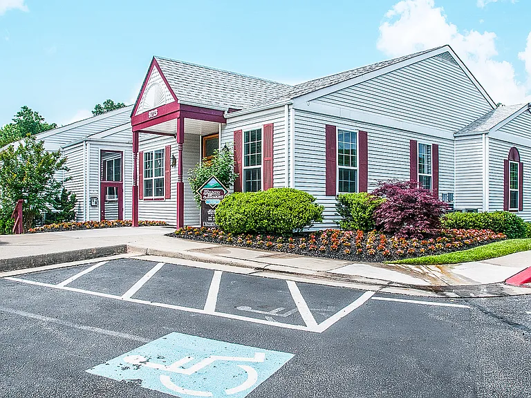 Leasing Center, Clubhouse, Fitness Center, Sauna, Pool