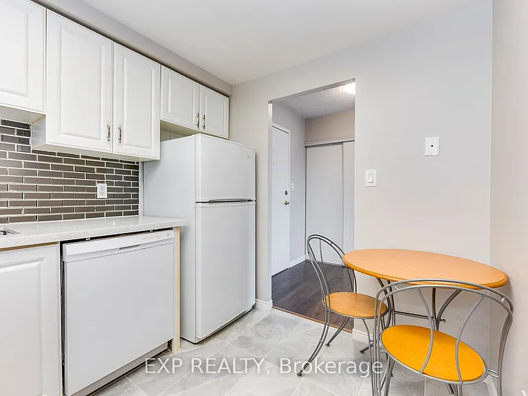135 Hillcrest Ave #205 — Photo 9