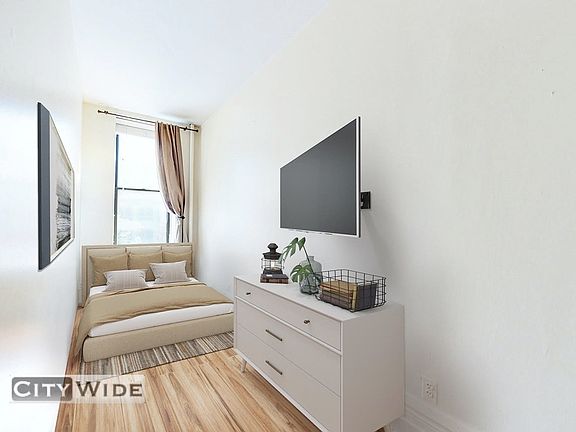 3rd image of 916 3rd Ave APT 3A