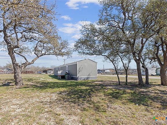 4th image of 606 W Lampasas St