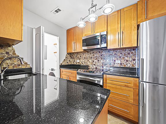 3rd image of 1277 Wyndham Ln APT 105
