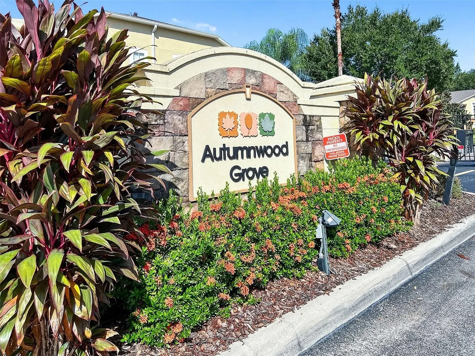 3 bed, 2.5 bath, 1713 sqft, $1,900 — Photo 2