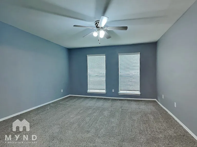 1815 Sherwood Forest Cir — Photo 14