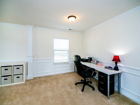 5th image of 534 Wolcott Pl