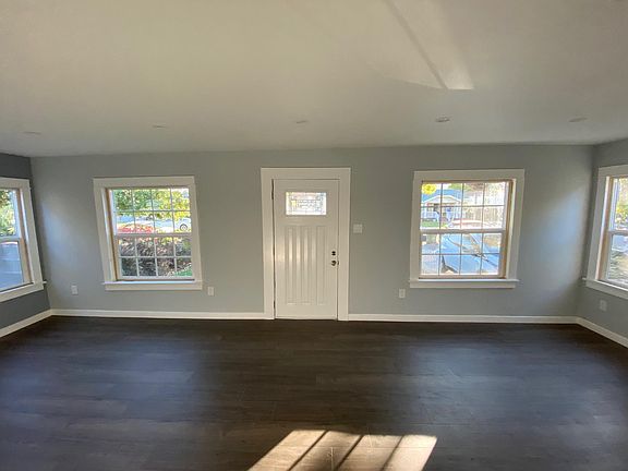 2nd image of 3843 Revere Ave