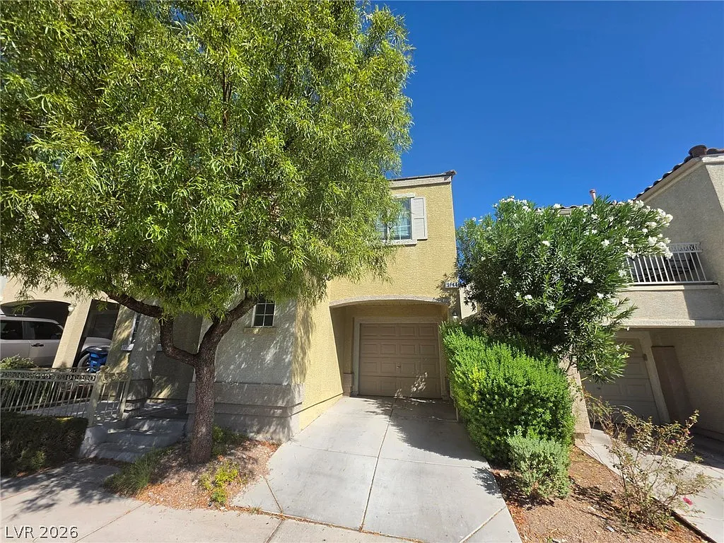 3 bed, 2.5 bath, 1298 sqft, $1,800 — Photo 1