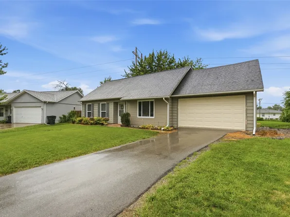 646 Jonadel Ln NW, Cedar Rapids, IA 52405