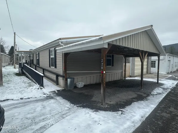 220 Bud Cir, Altoona, PA 16602
