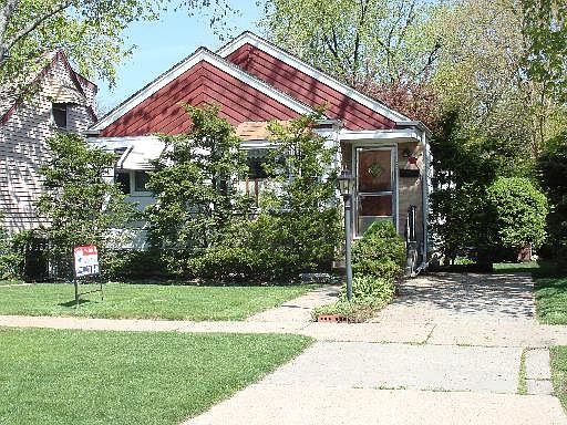 1st image of 2620 W 122nd St