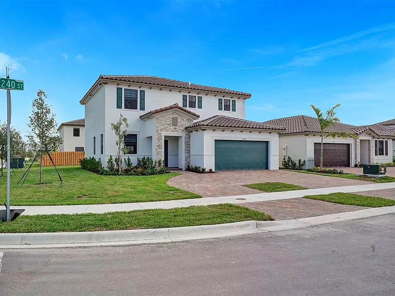11904 SW 240th St — Photo 24