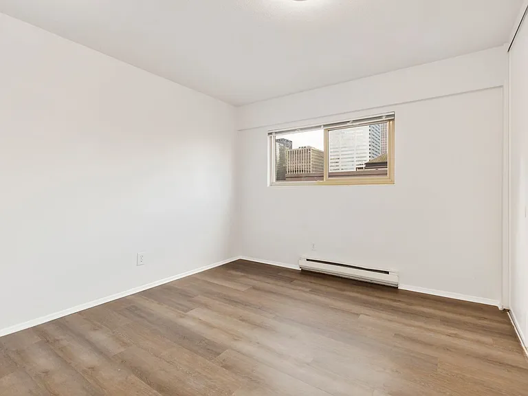 The Willis Apartments — Photo 16