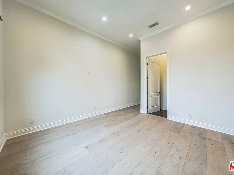 4576 Martson Dr — Photo 20