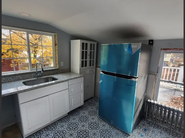 266 Naubuc Ave #2, East Hartford, CT 06118