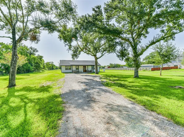8203 County Road 198, Alvin, TX 77511