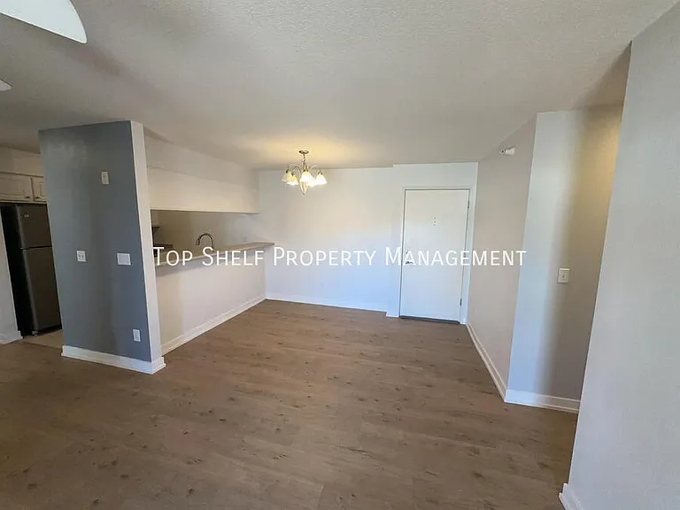 101 NW 8th St #105 — Photo 4