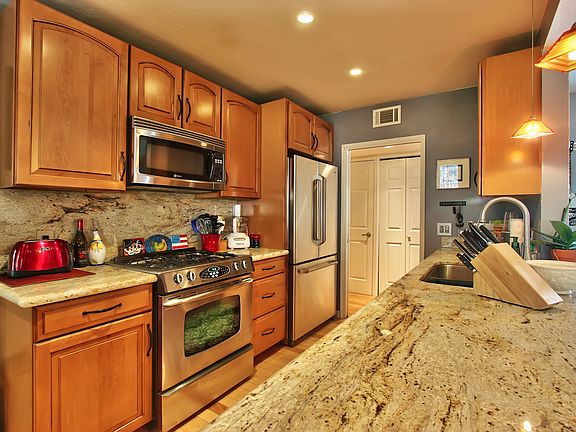3rd image of 7957 Amalfi Way