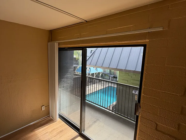931 N Euclid Ave #216 — Photo 20