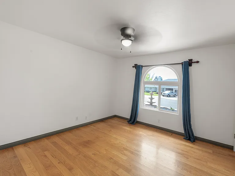 945 S Ridgemark Dr — Photo 17