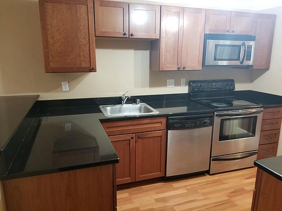 5th image of 1011 156th Ave NE Unit 205