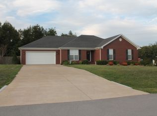 218 Benjamin Ln, Hopkinsville, KY 42240