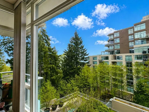 9266 University Cres #601, Burnaby, BC V5A 4Z1