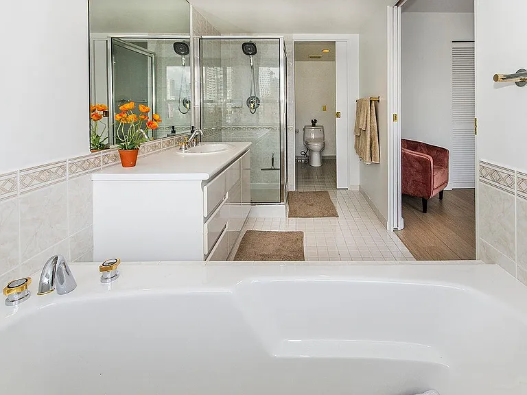 1000 Beach Ave #1305 — Photo 16