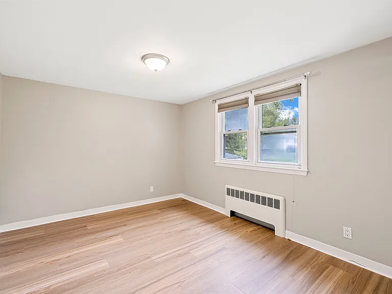 42 Neillian St — Photo 12