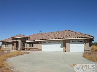 6386 Hilltop Rd, Phelan, CA 92371