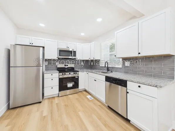 9524 Manning Ave, Kansas City, MO