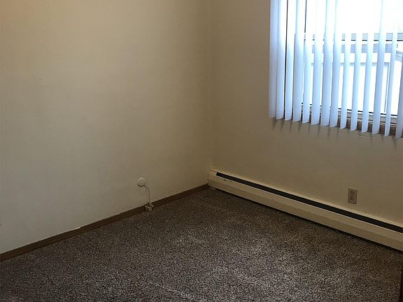 5th image of 380 Larpenteur Ave W APT 9