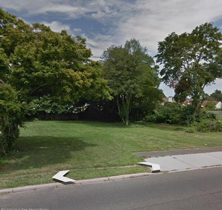 2nd image of 635 Ocean Rd