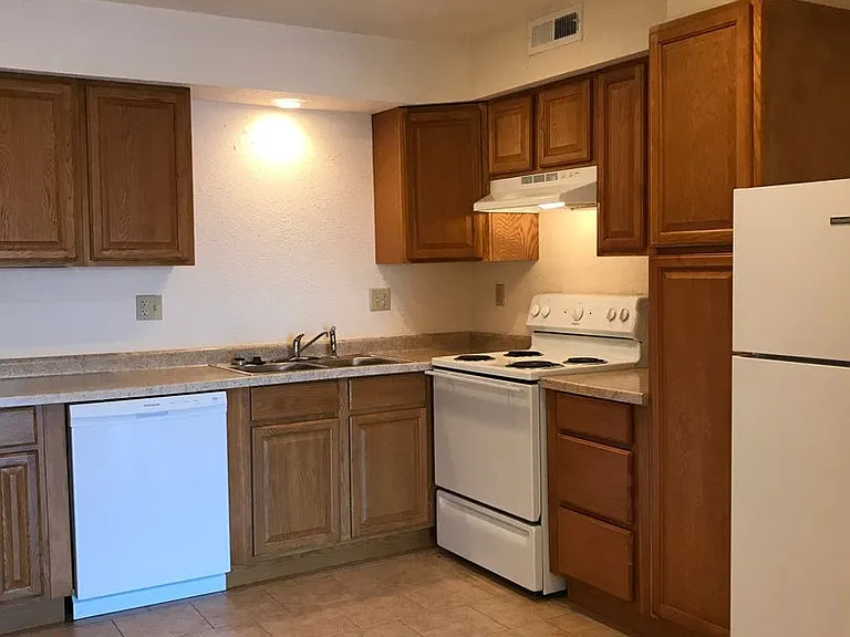 807 Knox Ave — Photo 3