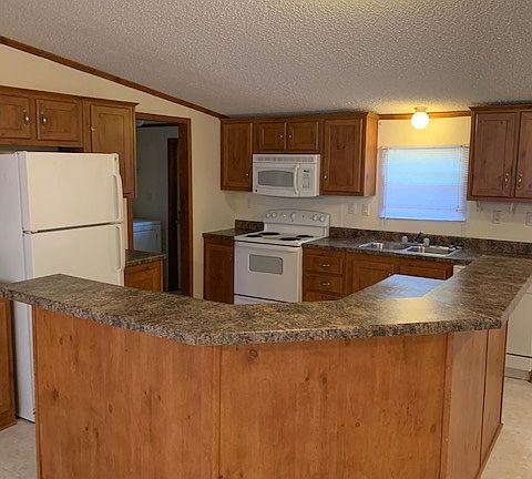 3rd image of 441 Windwood Dr