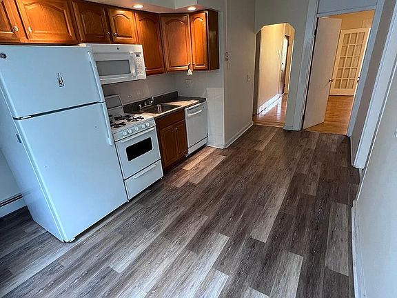 2nd image of 82 Hampshire St APT 5