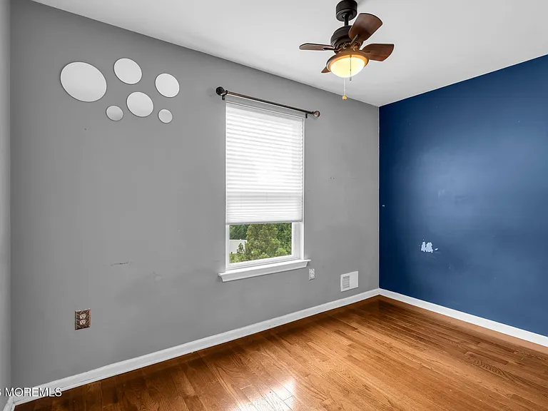 12 Sanford St — Photo 21