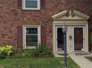 5836 Spotswood Dr, Lyndhurst, OH