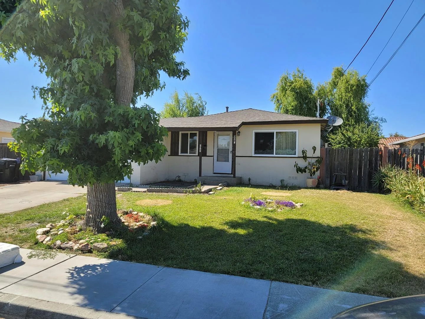 2065 Hogan Dr photo 1