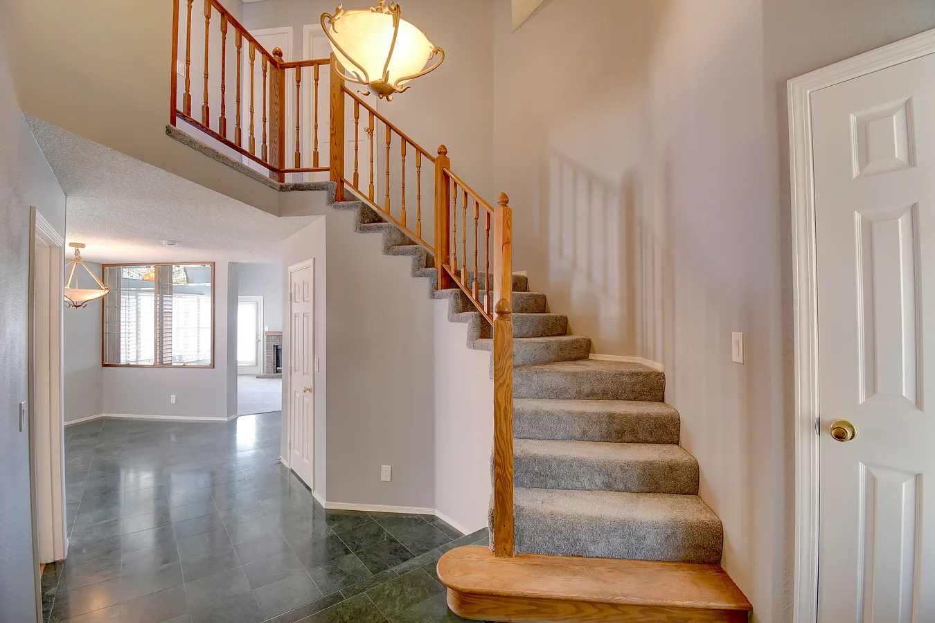 4 bed, 2034 sqft, $2,200 — Photo 3
