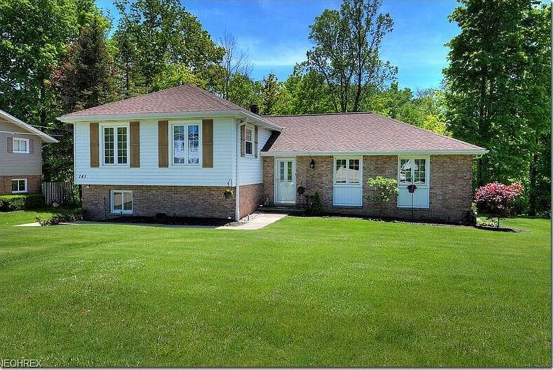 1st image of 141 Greenbriar Dr