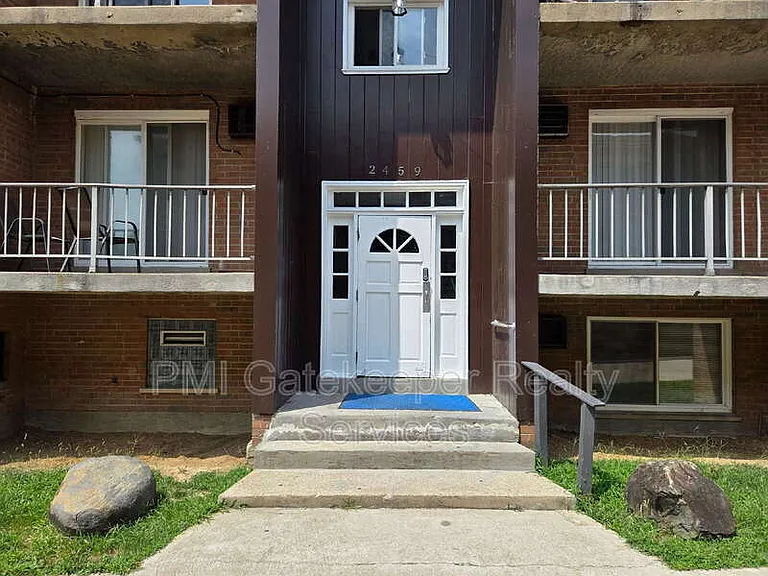 2459 Montana Ave #4 — Photo 3