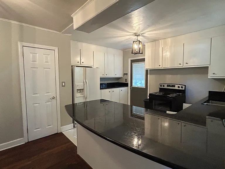14 Plymouth Ave — Photo 5